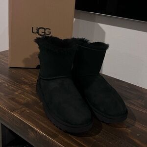 Women’s Mini Bailey Bow Uggs